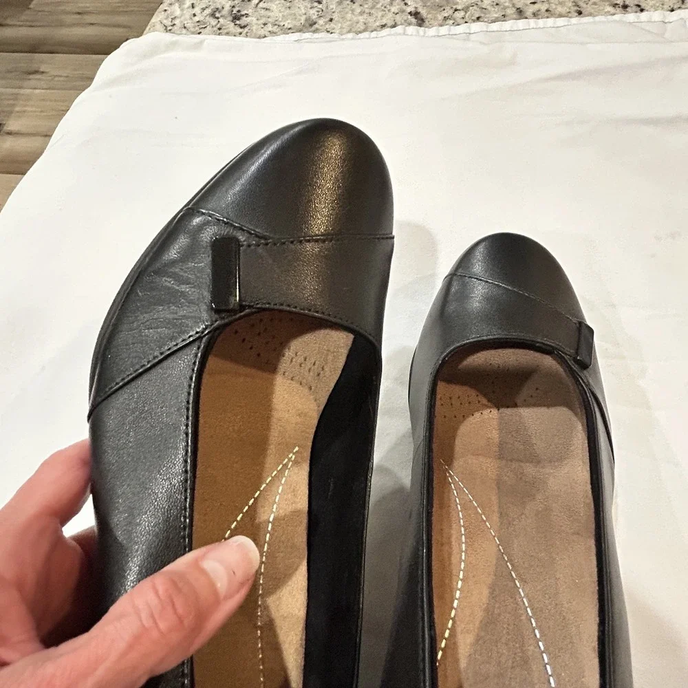 CLARKS ARTISAN‎ ROSALYN BELLE Leather Pumps, Block Heel, Black, US 8.5